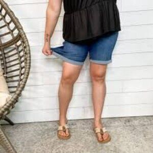 Judy Blue Evelyn High Rise Denim Bermuda Jean Shorts size Large